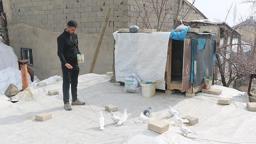 Evinin damında 3 ırktan 50 güvercin besliyor