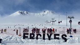 Kar yağışı ile sezonun uzadığı Erciyes'te bayram rezervasyonları yüzde 70'e ulaştı