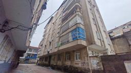 Diyarbakır'da kolonlarından ses gelen apartman tahliye edildi