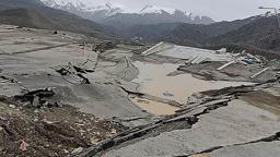 Hakkari'de heyelan riski nedeniyle katı atık tesisinde faaliyetler geçici olarak durdurdu