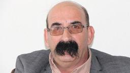 Bıyıklarıyla gündem olan ilçe başkanı: Yakıştığı için uzattım