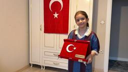 Kavanozda biriken iyilik ödülsüz kalmadı; 9 yaşındaki Berra’ya sürpriz