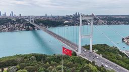 Turkuaz renge bürünen İstanbul Boğazı havadan görüntülendi