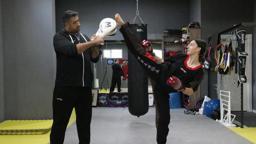 Babasının tavsiyesiyle kick boksa başlayan Olcay İrem, dünya şampiyonu oldu