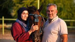 At tutkusu, baba-kızı binicilik eğitmeni yaptı