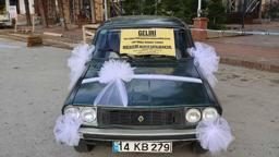 1982 model otomobilini cami inşaatına destek için satışa çıkardı