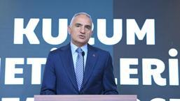 Bakan Ersoy, bakanlığa bağlı kurum yöneticileriyle iftarda bir araya geldi