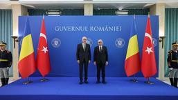 TBMM Başkanı Kurtulmuş, Bükreş'te Romanya Başbakanı Bolojan ile görüştü