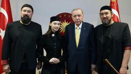 Cumhurbaşkanı Erdoğan, 'Ay Yola' müzik grubu ile bir araya geldi