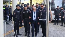 Milas Belediyesi'ne operasyonda Başkan Topuz ve oğlu da dahil 20 şüpheli adliyede