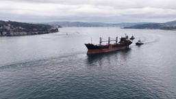 Rusya'da İHA saldırısına uğrayan yük gemisi İstanbul Boğazı'ndan geçti
