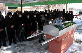 Eşinin sokak ortasında öldürdüğü Elif, son yolculuğuna uğurlandı
