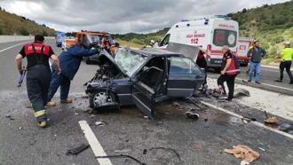 Çankırı’da iki otomobil kafa kafaya çarpıştı: 1 ölü, 6 yaralı