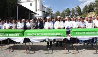 Düğünden dönenleri taşıyan minibüs ile kamyon çarpıştı; 7 ölü, 5'i ağır, 9 yaralı (2)