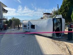 Denizli'de TIR ile işçi midibüsü çarpıştı: 17 yaralı