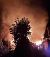 Kastamonu'da 6 ev, alev alev yandı
