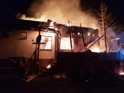 Bolu'da 2 katlı ahşap ev alev alev yandı