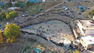 Şırnak'ta 5 bin kişilik  aşiret düğünü; 500 bin TL ve 300 bin TL'lik altın takıldı