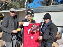 Türk bayrağına sarılı oyalı yazma ve bebek patiği duygulandırdı