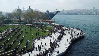 Visitors formed meters of queue to see TCG Anadolu