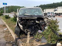 Manisa'da 3 aracın karıştığı kaza: 12 yaralı