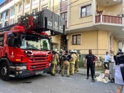 (Geniş Haber)-Çekmeköy'de 4 katlı binanın bodrum katında doğalgaz patlaması meydana geldi