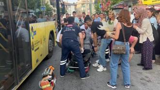 Ataşehir'de İETT otobüsü otomobile çarptı: 1 yaralı