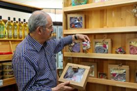 Eskişehir'de Midas İpek Evi'nin ürünleri satışa çıkarıldı