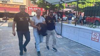 Eskişehir'de alkol alan arkadaşlar bıçakla kavga etti: 1 ölü, 1 yaralı