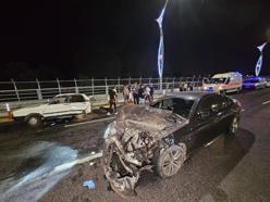 Adana'da hız kazası: Çarptığı otomobili 100 metre metre sürükledi; 1 ölü, 1 yaralı