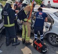 Bursa'da hafif ticari araç ile çarpışan otomobildeki karı- koca öldü, 1 yaralı
