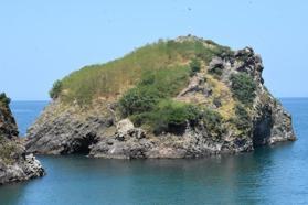 Hoynat Adası, yerli ve yabancı turistlerin ilgi odağı oldu