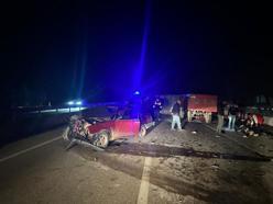 Susurluk'ta otomobil ile traktör çarpıştı: 3 yaralı