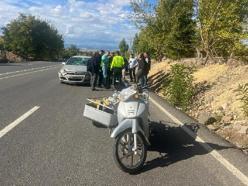 Otomobilin çarptığı sepetli motosikletin sürücüsü, ağır yaralandı