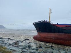 Artvin'de fırtına; kuru yük gemisi karaya oturdu, 13 kişi kurtarıldı (2)