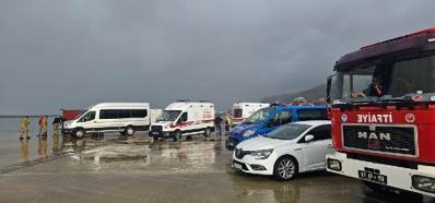 Trabzon'da fırtına, askeri üsse ait konteyneri denize sürükledi; 6 asker kurtarıldı