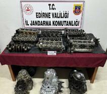 Edirne’de kaçak oto yedek parçası ele geçirildi