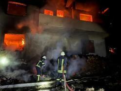 Tokat'ta ev alev alev yandı