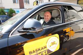 Darıca Belediye Başkanı Bıyık, TOGG ile taksicilik yaptı