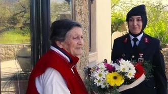 Türkiye'nin ilk kadın subaylarından Emekli Muhabere Albay İnci Arcan'a ziyaret