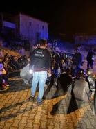 İzmir'de 36 kaçak göçmen yakalandı, 1 organizatör şüphelisi gözaltına alındı