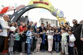 Menemen'de Türkiye'nin en büyük çocuk köylerinden biri törenle hizmete açıldı