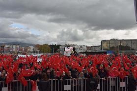 Hamza Dağ: İzmir'in çehresini değiştirmek için oylarınıza talibiz