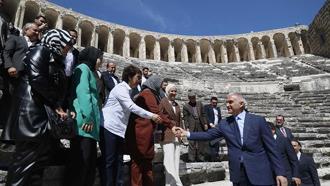 Bakan Ersoy: Aspendos'ta 4 yıl sonra antik kentin yüzde 30'unda kazı ve restorasyon çalışmalarını tamamlamayı planlıyoruz