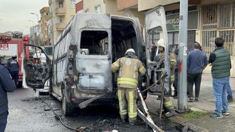 İstanbul - Ataşehir’de panelvan alev alev yandı