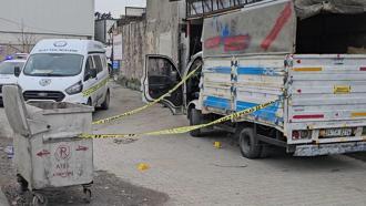 İstanbul - Başakşehir’de kaportacıya silahlı saldırı: 3 yaralı