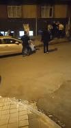 İstanbul- Sultangazi'de sokak ortasında komşular arasında sopalı kavgası