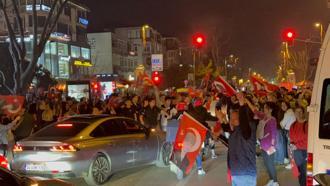 İstanbul- İstanbul'da seçim kutlamaları