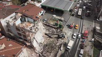 İstanbul - Esenler'de kontrollü yıkım sırasında bina çöktü - 2