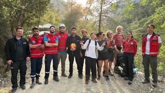 Orman yangınında mahsur kalan 4 turist kurtarıldı